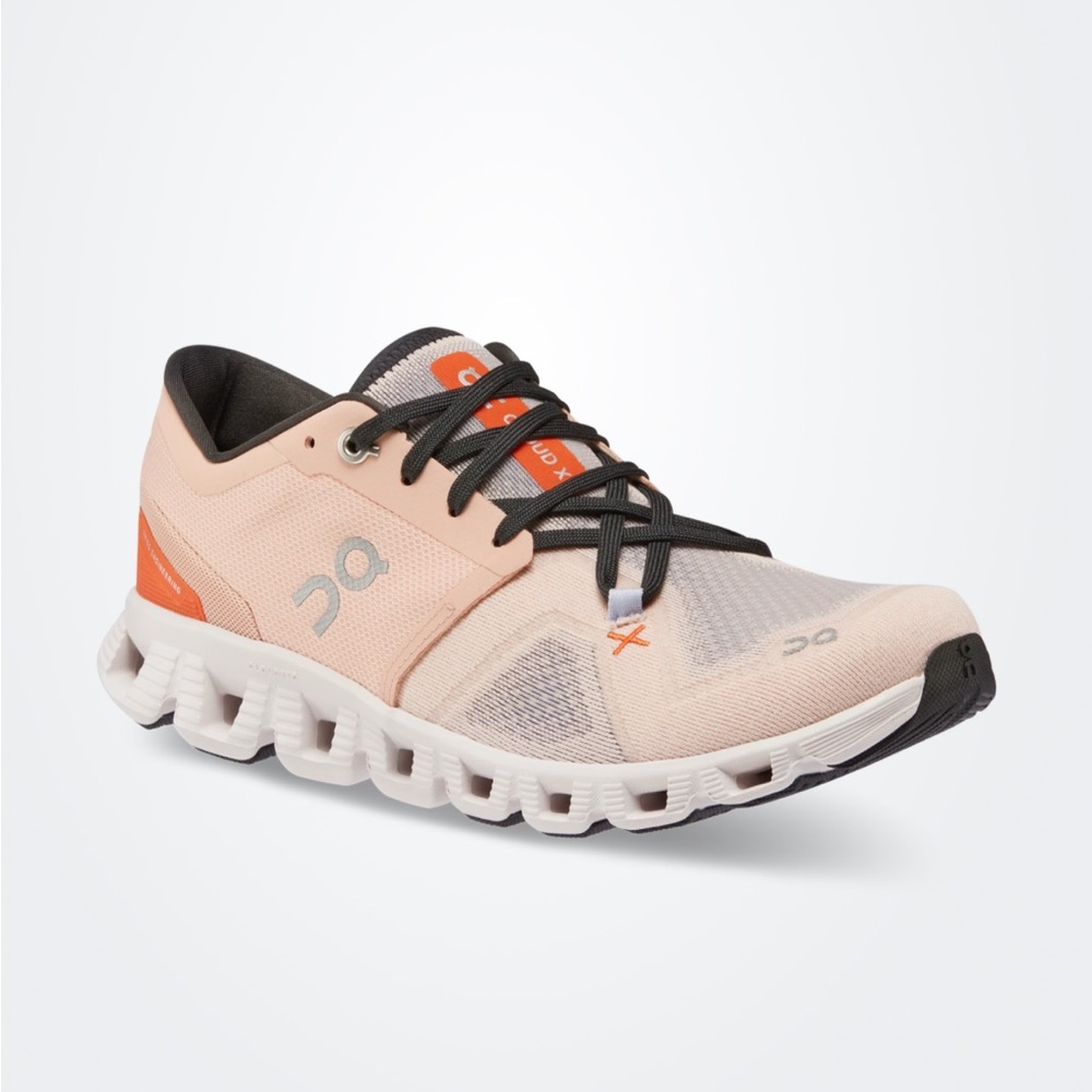 NWOT Women’s On Cloud X 3 sneakers
